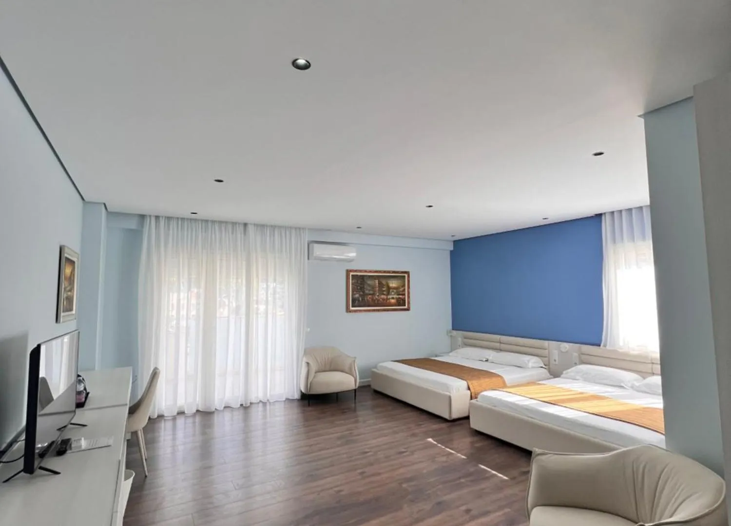 Maxi Room Vlore