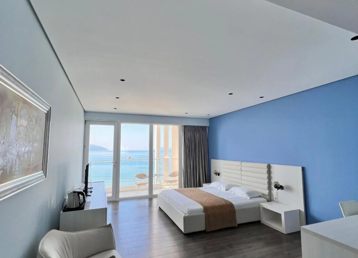 Maxi Room Vlore 0*,