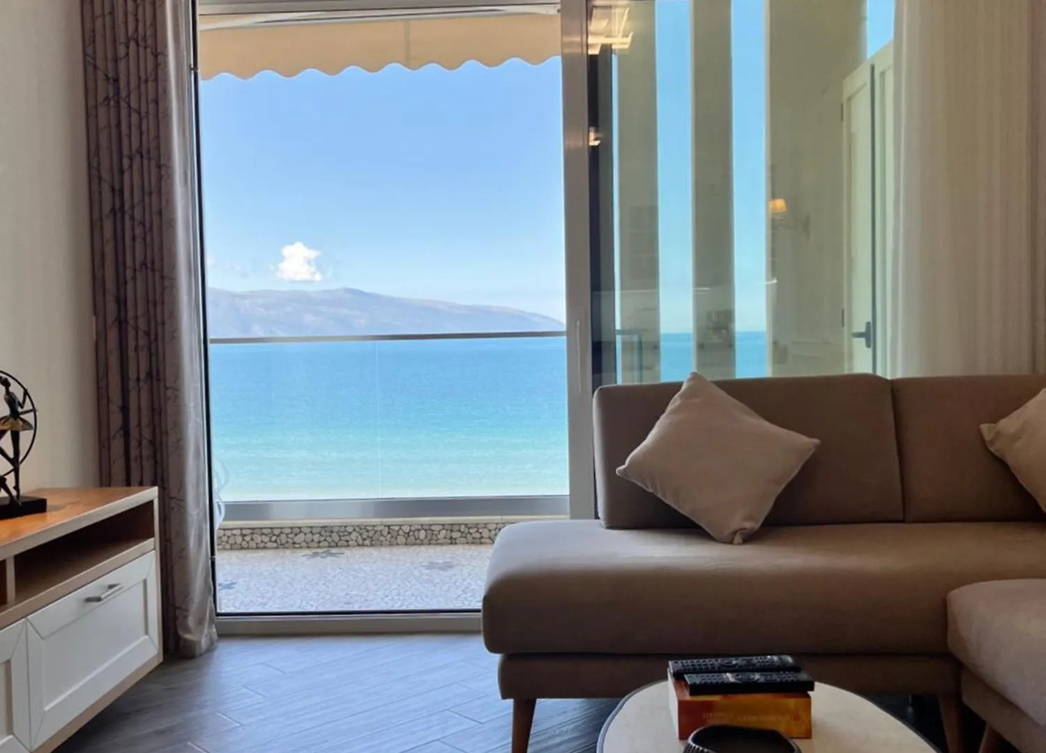 Maxi Room Vlore Hotel